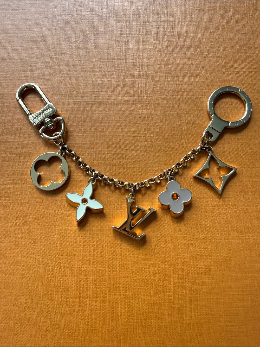 Louis Vuitton Keychain Bag Charm - Chain Fleur de Monogram